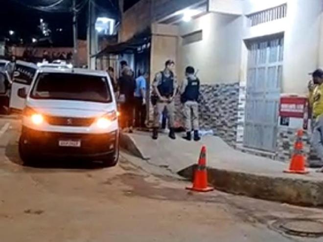 Fique por dentro das últimas notícias e acontecimentos em Múltiplas vítimas em atentado a tiros no bairro Macuco, em Timóteo no Portal Minas. Veja os termo