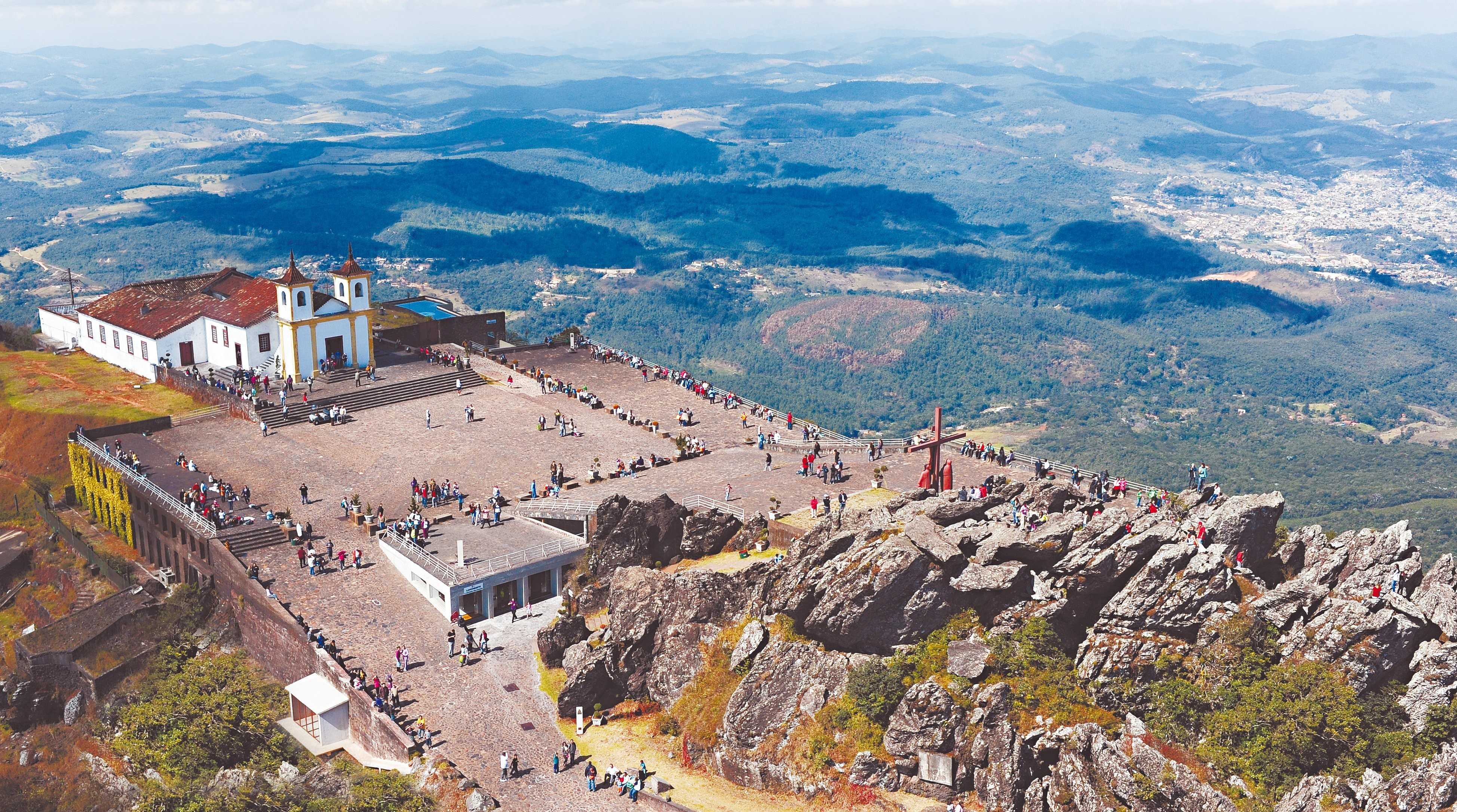 Fique por dentro das últimas notícias e acontecimentos em Mensagens expõem articulação para destombamento da Serra da Piedade no Portal Minas. Veja os term
