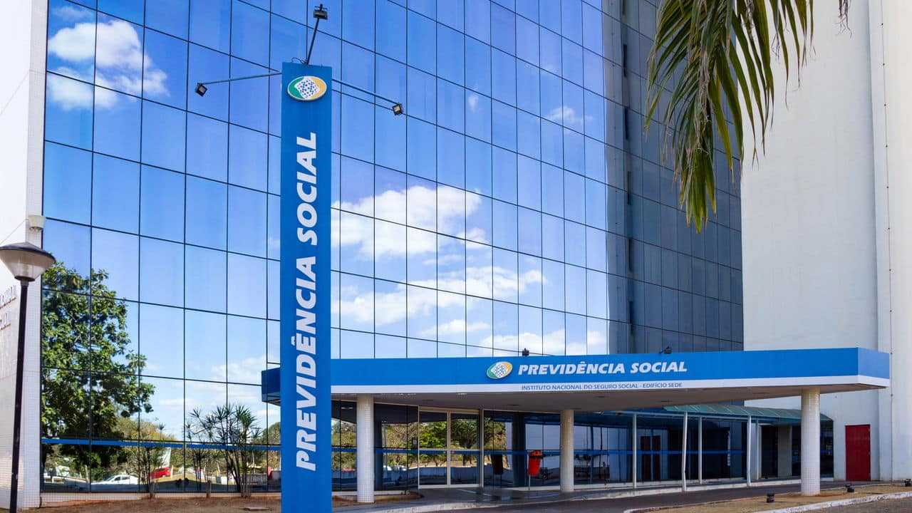 Fique por dentro das últimas notícias e acontecimentos em INSS suspende operações de crédito consignado de quatro bancos por irregularidades no Portal Mina