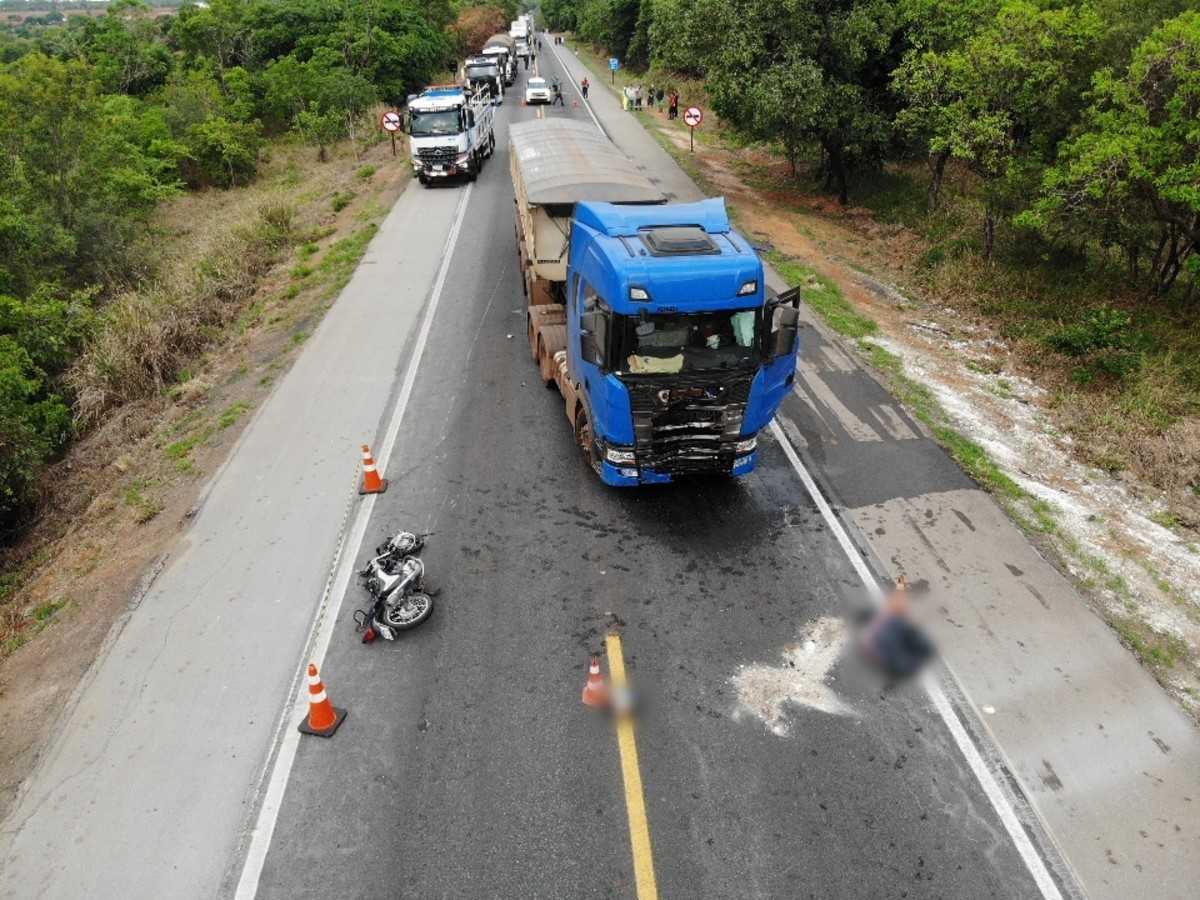 Fique por dentro das últimas notícias e acontecimentos em Fatalidade na BR-262: Motociclista morre em colisão frontal com caminhão em Bom Despacho no Portal