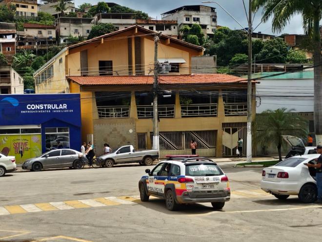Fique por dentro das últimas notícias e acontecimentos em Ladrão de Lapu é preso após aterrorizar moradores com furtos recorrentes no Portal Minas. Veja os