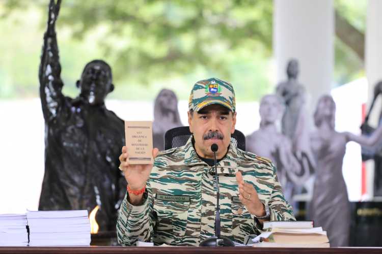 Fique por dentro das últimas notícias e acontecimentos em Ditador da Venezuela diz que país tem 5.000 mísseis russos ante ameaças dos EUA no Portal Minas.