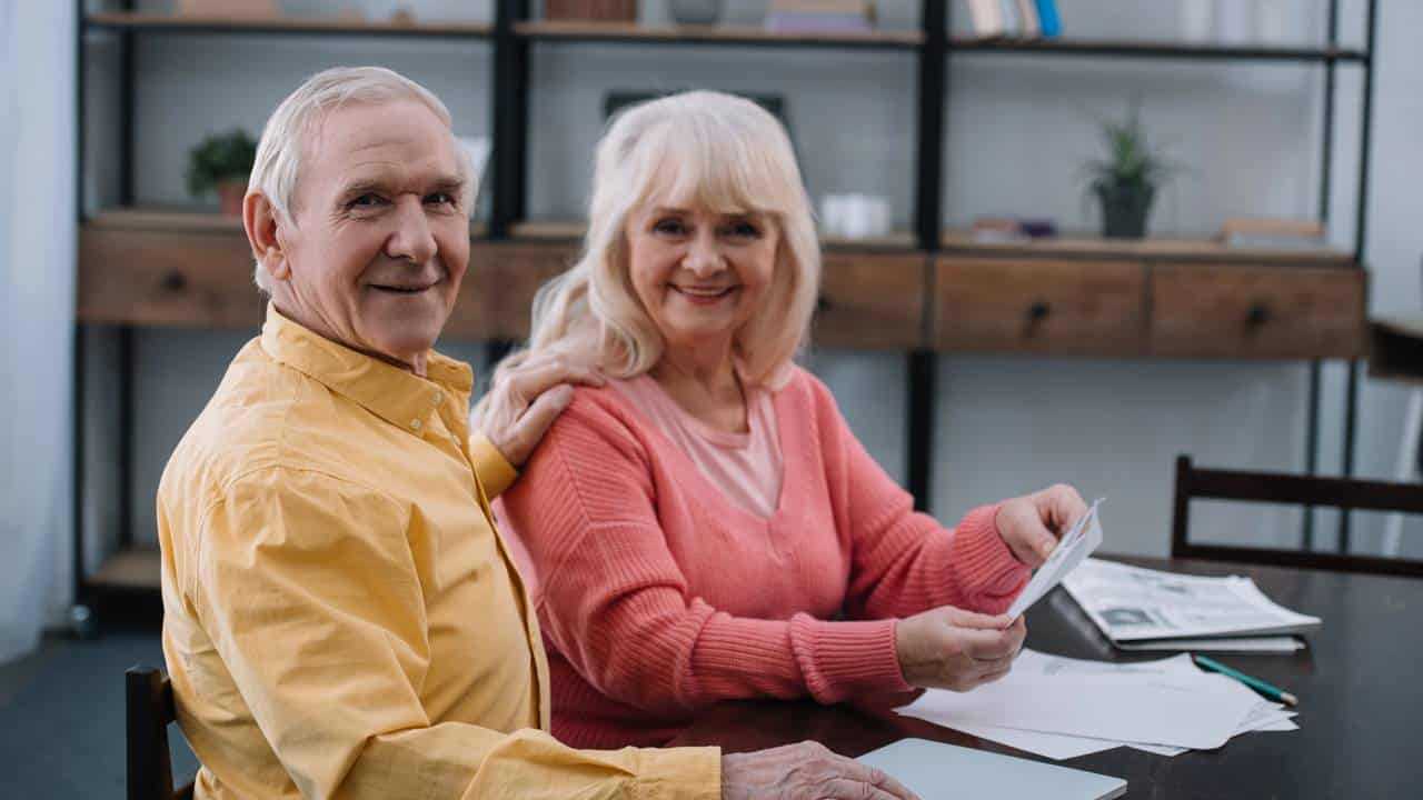 Fique por dentro das últimas notícias e acontecimentos em Nova lei oferece um escudo financeiro contra o endividamento excessivo de pessoas com mais de 60 ano